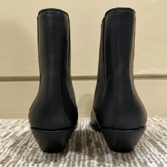 NWT - SAINT LAURENT Calfskin Brit Souple Ankle Boots - Picture 5 of 7